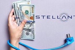 Stellantis lancia l’allarme: “Energia troppo cara, servono regole nuove”