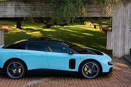 Ferrari Luce: la scelta di Jony Ive che fa discutere tutti