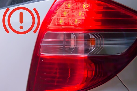 Luce di stop: come è diventata la firma luminosa dell’auto