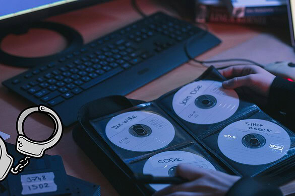 Pirateria CD, masterizzava remix musicali: condannato a 26 mesi