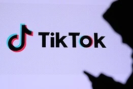 TikTok di nuovo sotto accusa in Florida: ignorate le regole sui minori