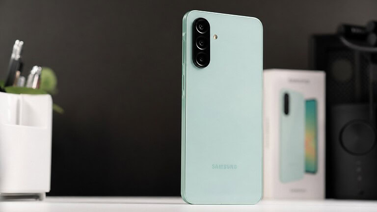 Galaxy A26 sotto i 90 euro: l'offerta 5G di Straight Talk - Galaxy A26 5G