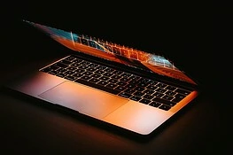 MacBook Ultra e MacBook Pro M6: Apple prepara tutto per l’autunno