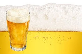 Schiuma della birra: ecco il segreto della sua stabilità secondo la scienza