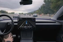 Tesla FSD v14 Lite arriva sulle auto più vecchie con HW3