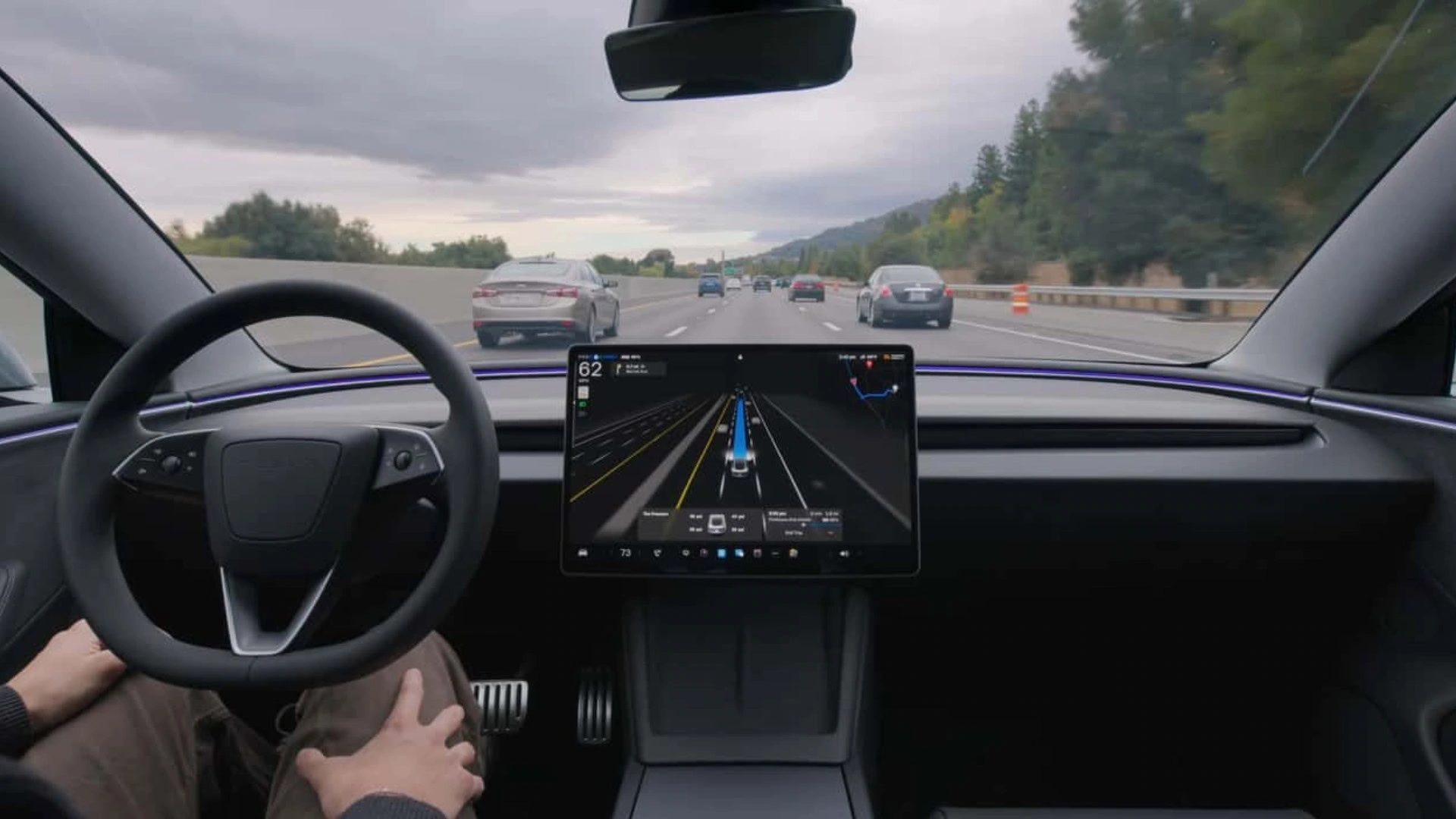 Tesla FSD v14 Lite arriva sulle auto più vecchie con HW3