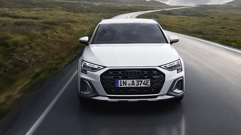 Nuova Audi A3, restyling rivoluziona gli interni: ecco il Digital Stage
