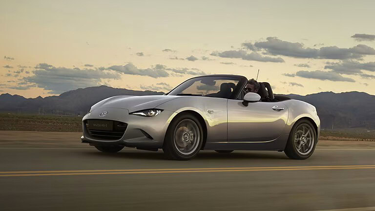Mazda MX-5, la nuova generazione potrebbe essere l'ultima a benzina