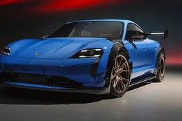 Porsche, la strategia 2035: tagli, ibrido e il piano per rinascere