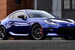Toyota GR86 2027: nuova grafica, interni Cockpit Red e più sicurezza