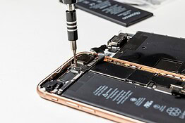 Batteria che respira aria: si attiva con l’umidità e si autodistrugge