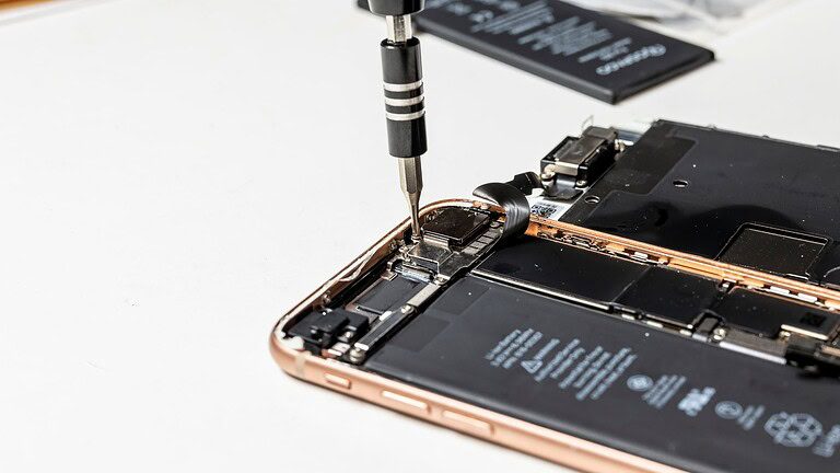 Batteria che respira aria: si attiva con l'umidità e si autodistrugge