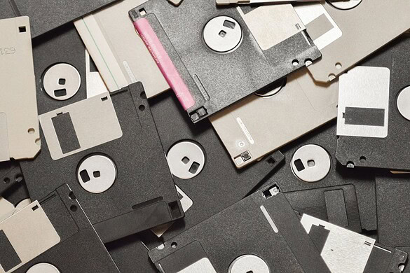 Floppy disk, la sfida: creare un videogioco in soli 1,44 MB