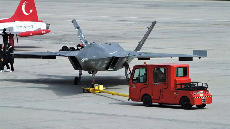 KIZILELMA, il drone turco colpisce a oltre 120 km con il JET-230