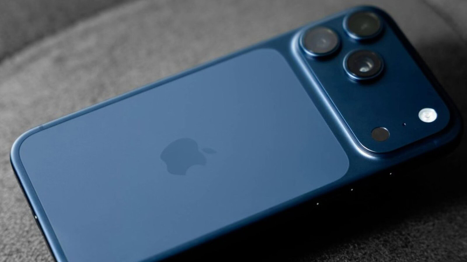iPhone 18 Pro Max, la batteria più grande di sempre supera Galaxy S26 Ultra