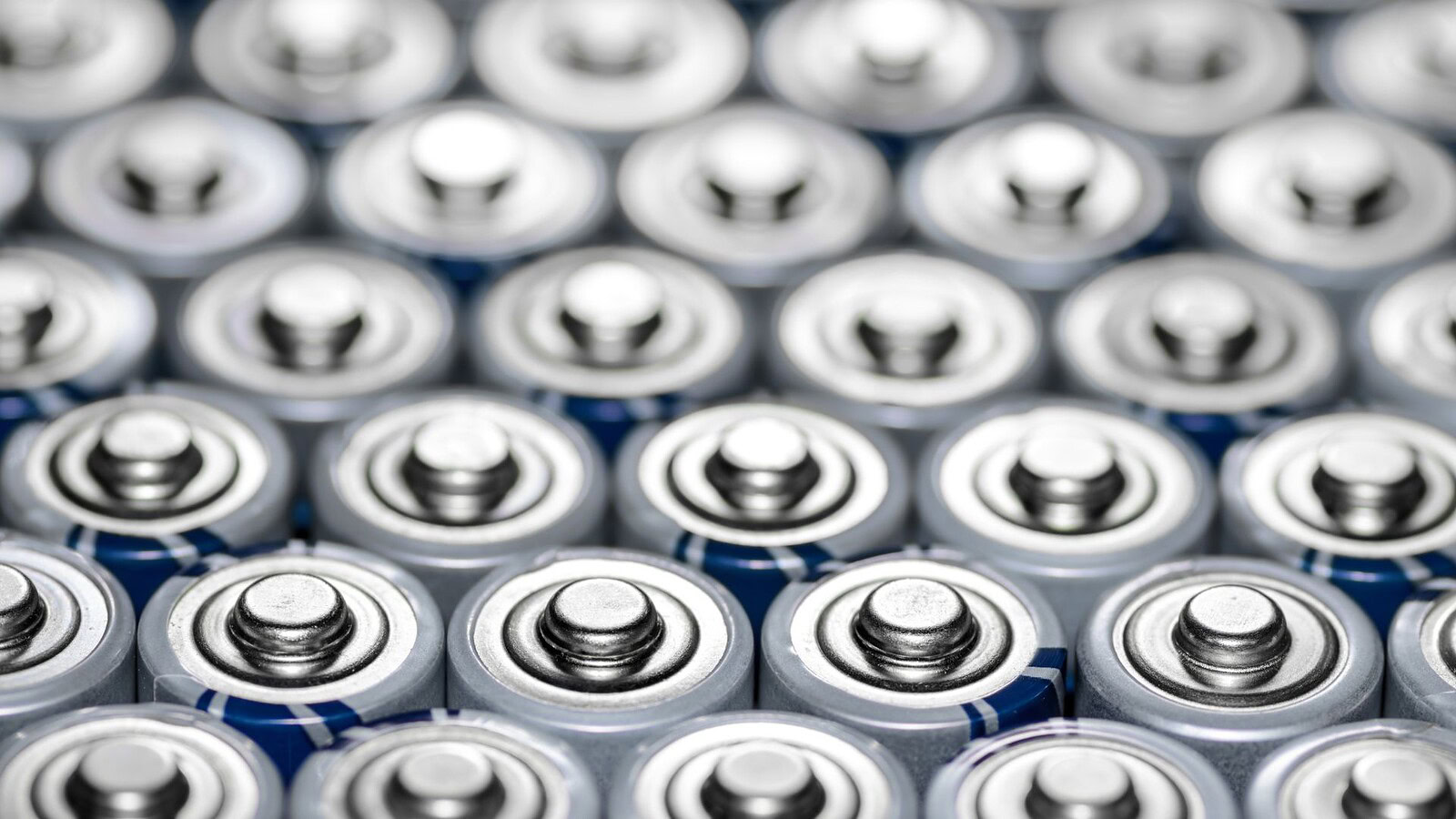 Varta in crisi: quattro istanze di insolvenza per il colosso delle batterie