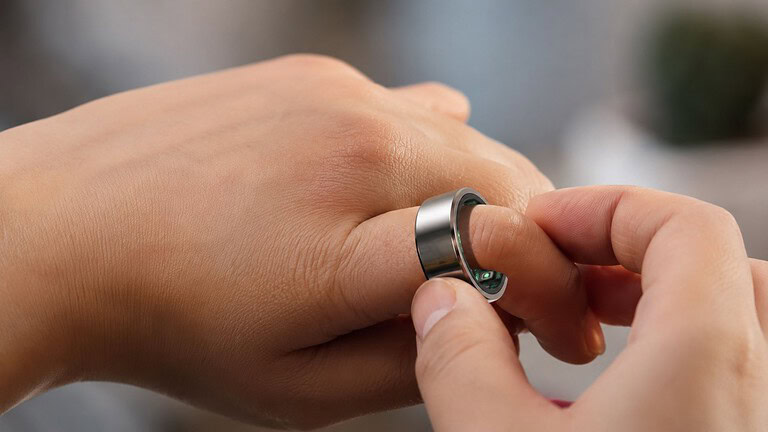 Smart ring misura la glicemia dal sudore senza aghi