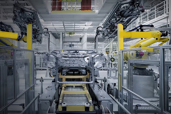 GM impone l’automazione ai fornitori: robot e AI obbligatori