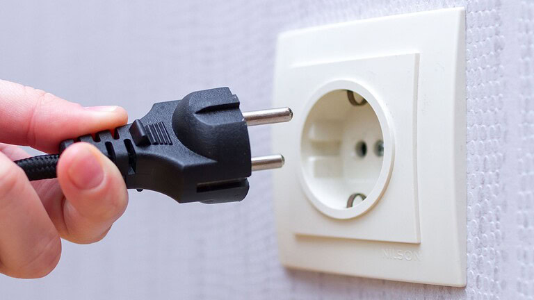 Prese elettriche italiane: perché sono diverse da quelle europee