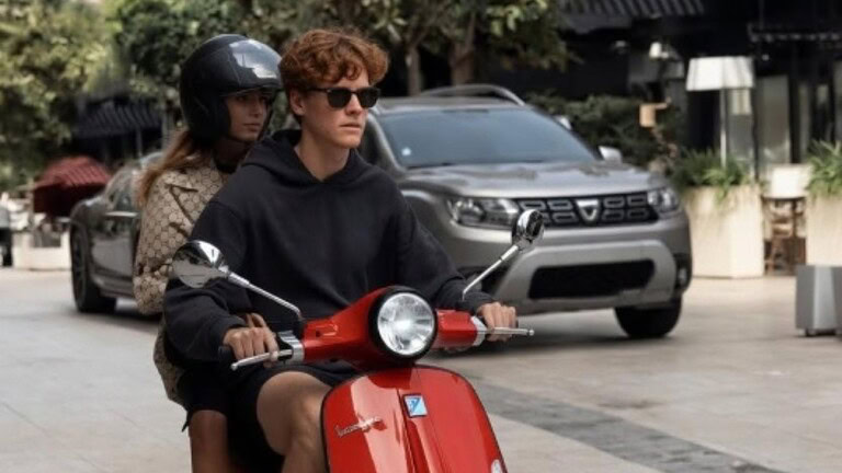 Sinner, quattro bocciature all'esame della patente della moto