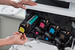 HP blocca anche le cartucce originali: il caso del toner scaduto