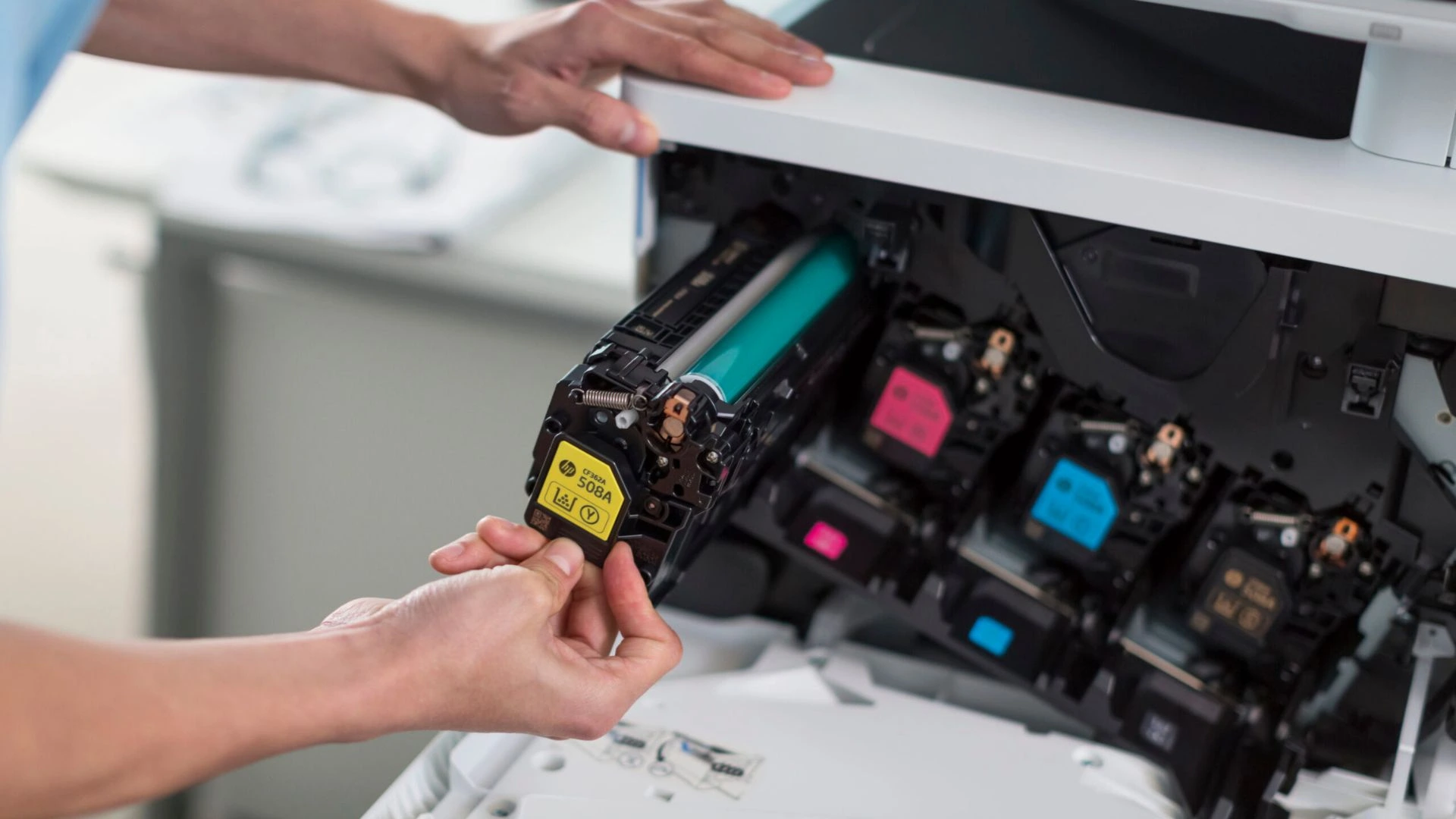 HP blocca anche le cartucce originali: il caso del toner scaduto