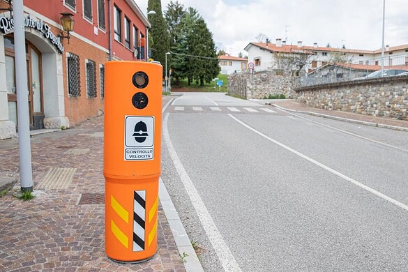 Multa autovelox a 1,90 km/h oltre il limite: caso a Ravenna