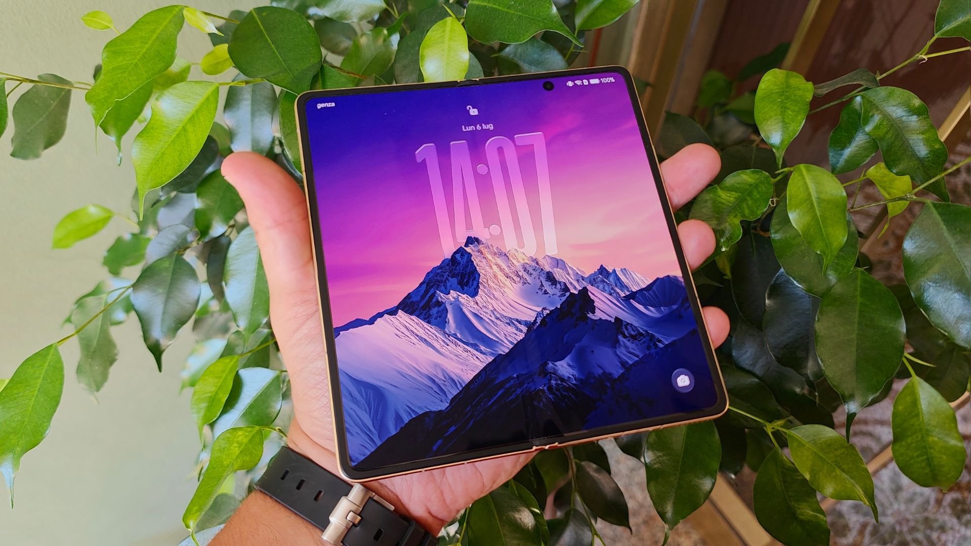 Honor Magic V6 - caratteristiche HONOR Magic V6: il pieghevole sottilissimo con super batteria | RECENSIONE