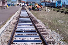 Pannelli solari sui binari: la scommessa della francese SNCF
