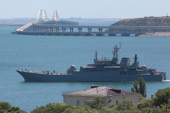 Droni ucraini bloccano il Mare di Azov: Crimea sempre più isolata