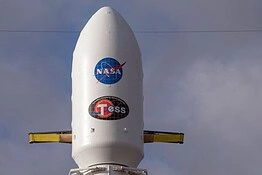 TESS trova un esopianeta con un metodo mai previsto: prima volta per la NASA