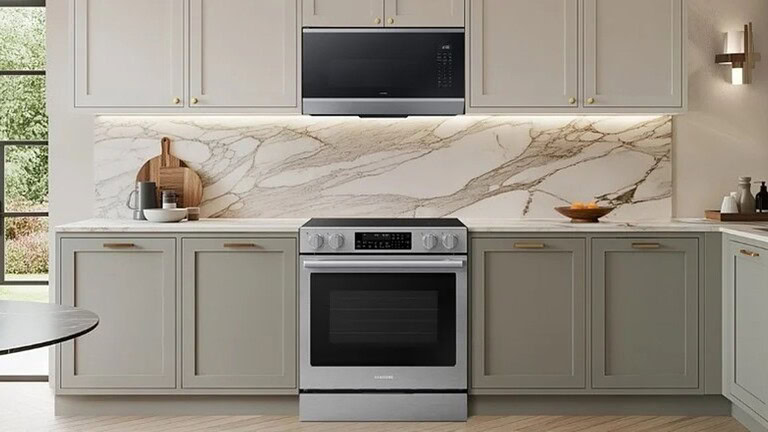 Samsung, ecco nuovi forni e microonde smart con Air Fry Max in cucina