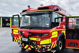 Camion pompieri elettrico contro diesel: la prova sugli incendi