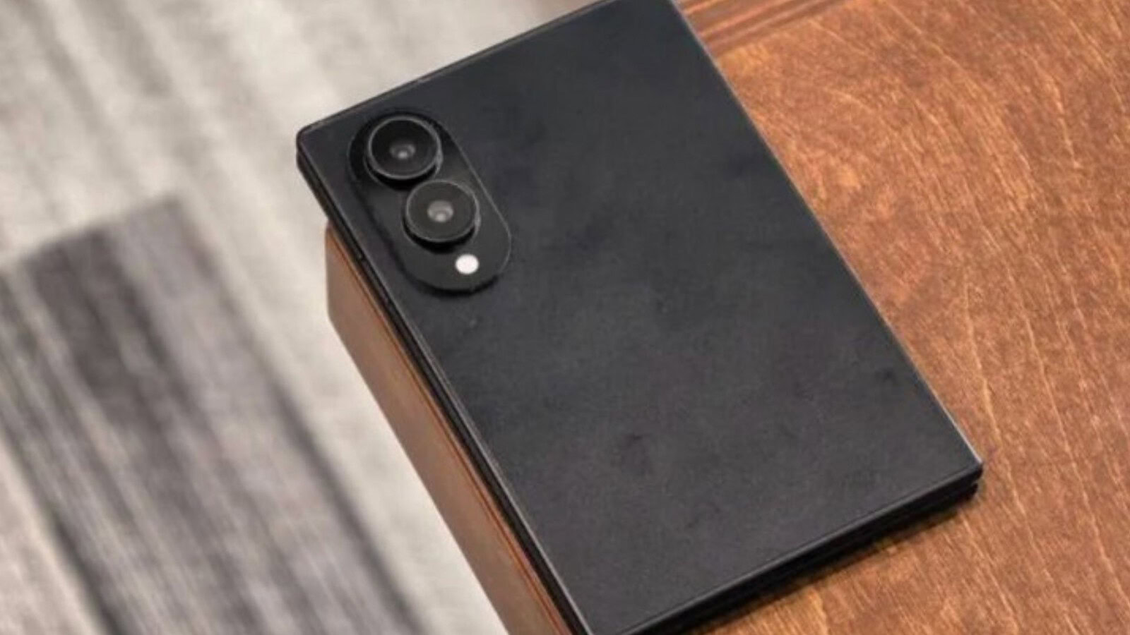 Samsung Galaxy Z Fold 8: nuovi render svelano colori e design
