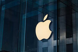 Apple tocca i 5 trilioni di dollari e supera Nvidia in Borsa