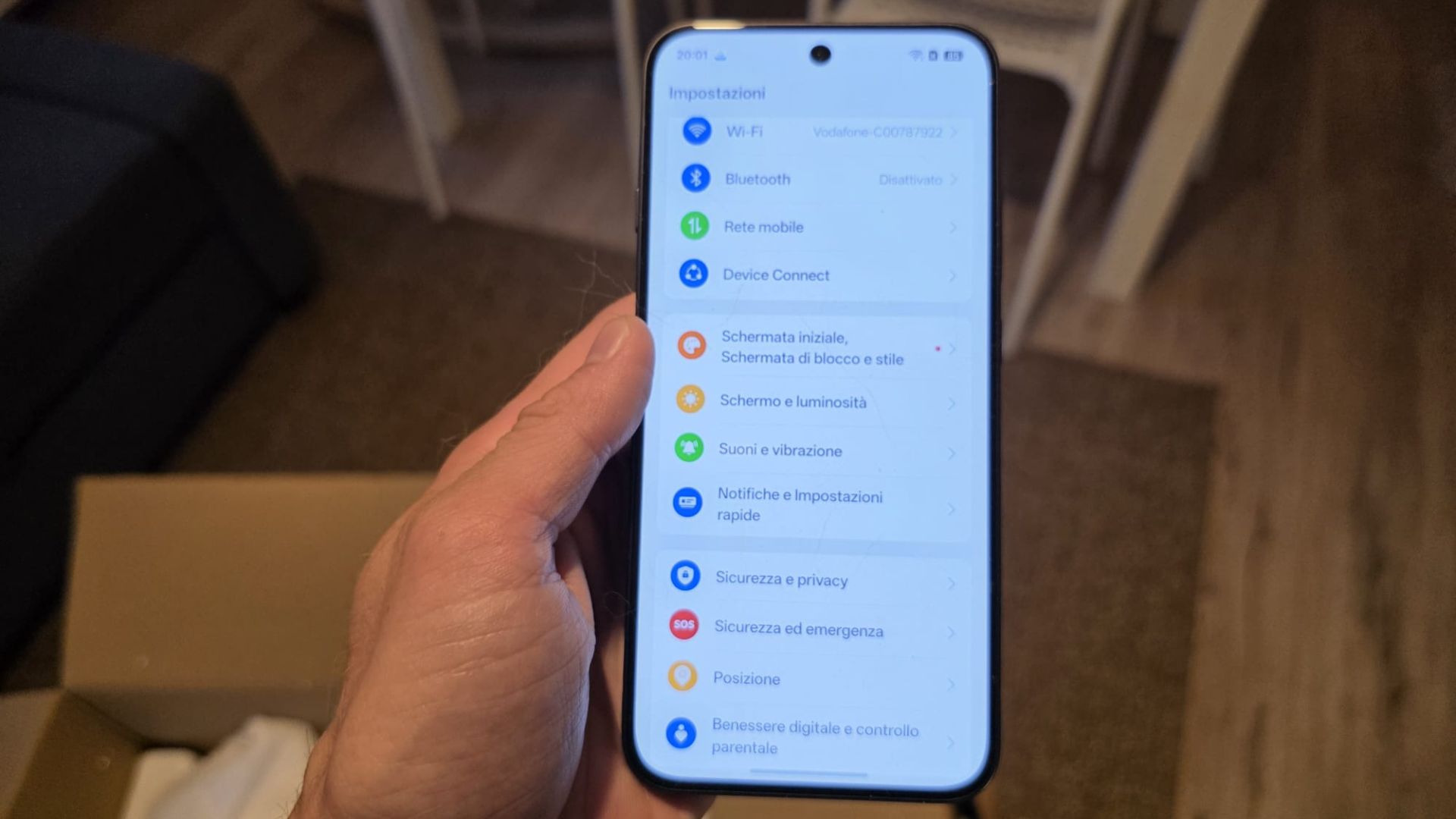 OPPO Reno 16 F - design OPPO Reno 16 FS