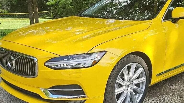 Volvo V90 con cinque ruote all'asta: solo 4.000 km percorsi