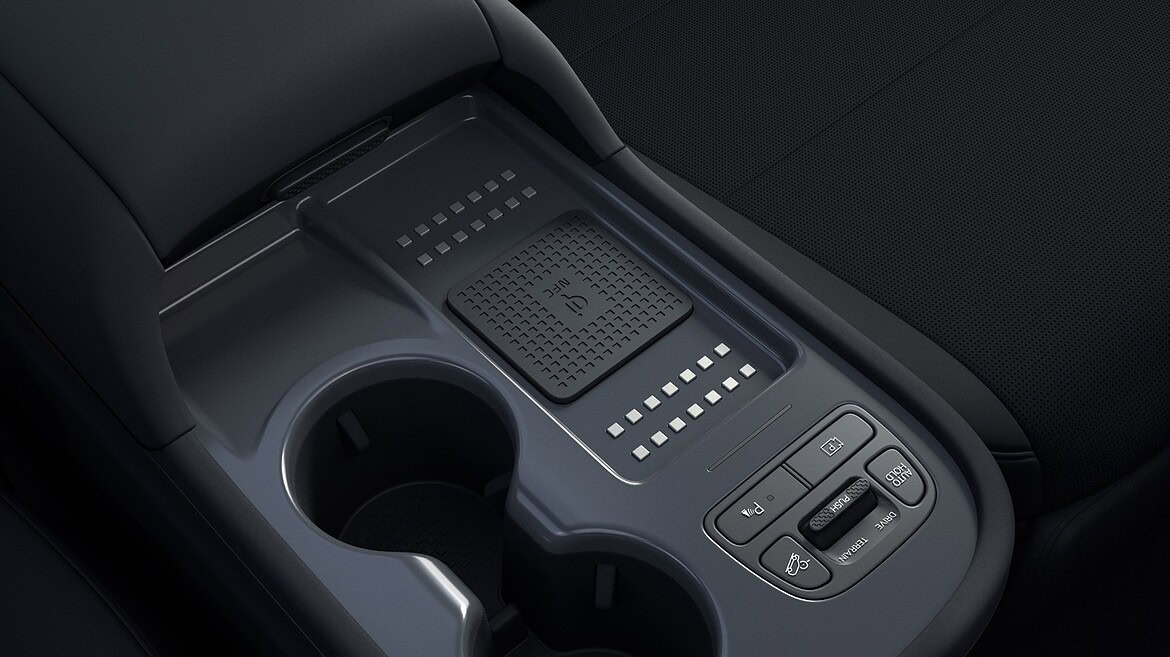 20260710103109_24471e1b_IONIQ_9_Black_Ink_-_interior_2