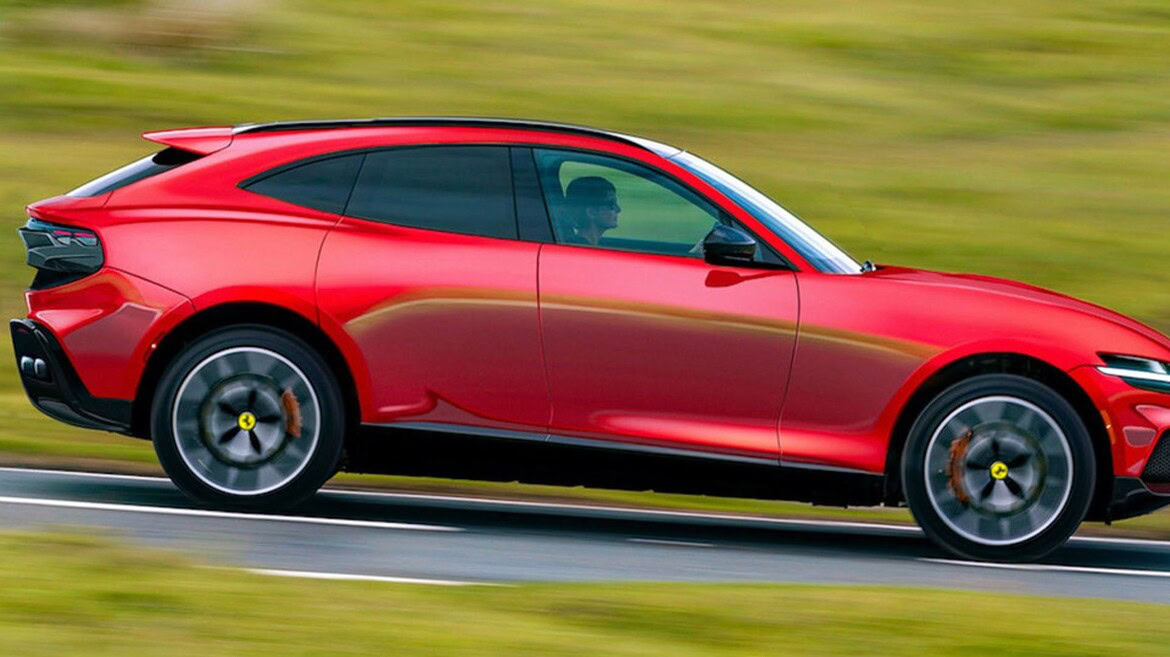Ferrari Purosangue, all’asta il super SUV crolla di valore
