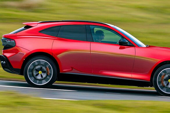 Ferrari Purosangue, all’asta il super SUV crolla di valore