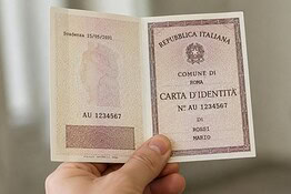 Carta d’identità cartacea addio: ecco fino a quando vale per SIM e operatori