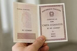 Carta d’identità cartacea addio: ecco fino a quando vale per SIM e operatori