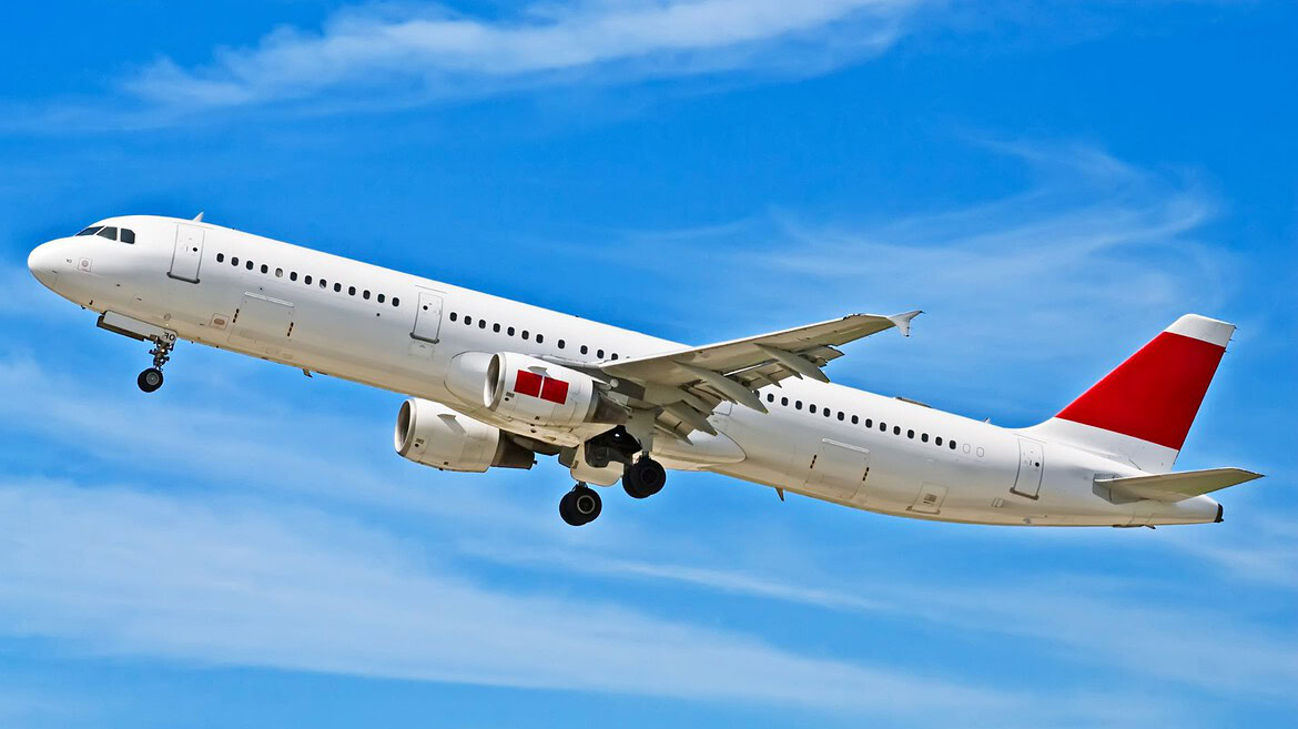 American Airlines nel caos: blackout IT ferma oltre 1.100 voli