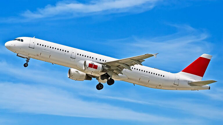 American Airlines nel caos: blackout IT ferma oltre 1.100 voli