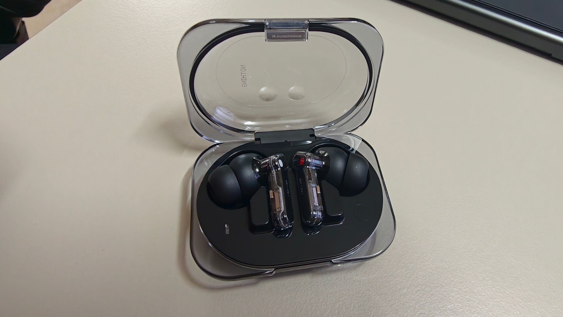 Nothing Ear (3a): gli auricolari completi, riconoscibili e che registrano suoni e chiamate | RECENSIONE