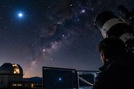 Theta Eridani, il mistero della stella che ha perso il suo splendore