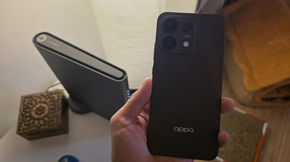 OPPO Reno 16 FS OPPO Reno 16 FS