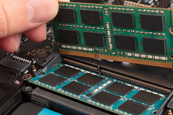 DDR5, prezzi record in Germania: aumento del 448% in un anno