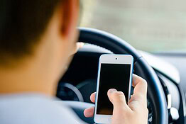 Autovelox SafeDrive, l’AI a caccia di chi usa il telefono alla guida