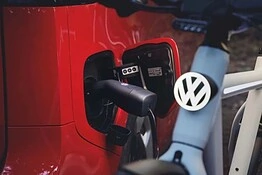 Volkswagen e la bici elettrica con radar e luci intelligenti